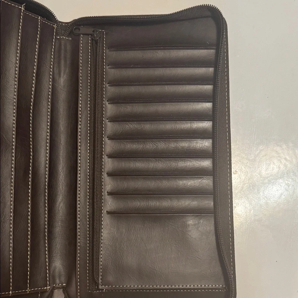 Foray Card Brown Business Card Organizer Wallet